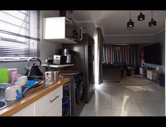 3 BEDROOM HOUSE FOR SALE IN RIVERSIDE VIEW EXT 35